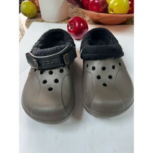 Crocs Womens Mules Shoes Gray Black Rubber Slip On Flat Heel Faux Fur Lined 8